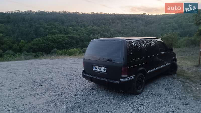 Мінівен Plymouth Voyager 1992 в Харкові