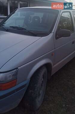 Минивэн Plymouth Voyager 1993 в 