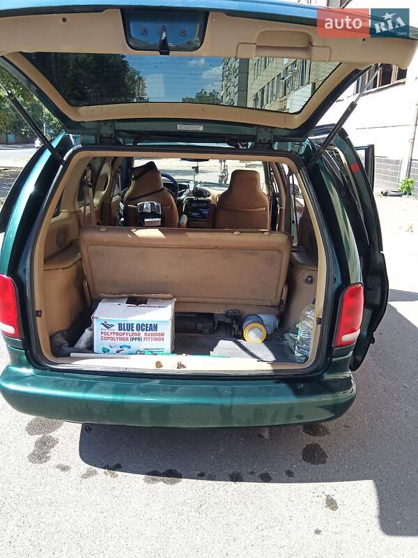 Мінівен Plymouth Voyager 1997 в Кривому Розі