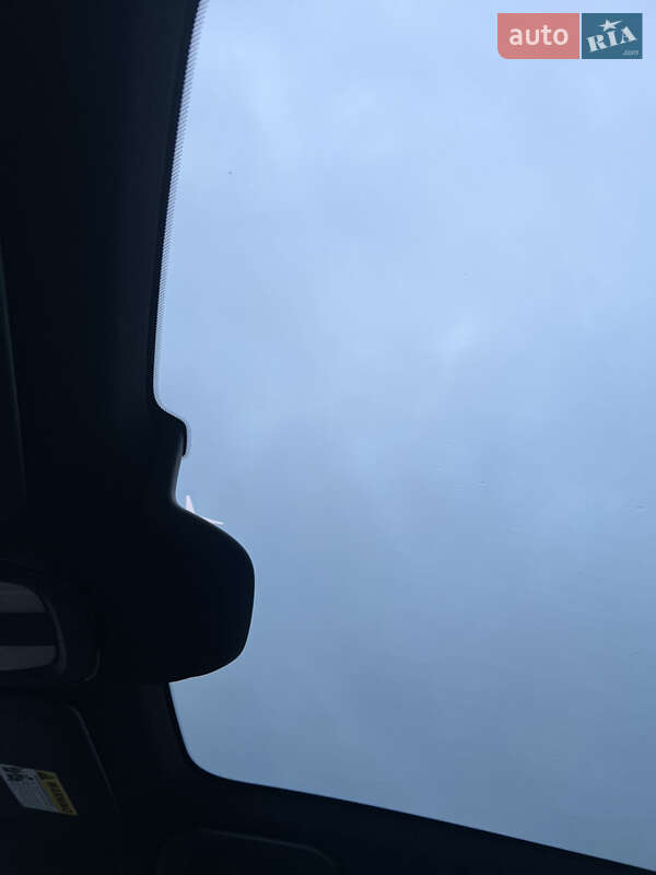 Седан Polestar 2 2020 в Львові