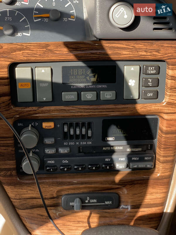 Седан Pontiac Bonneville 1993 в Ковеле