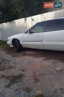 Седан Pontiac Bonneville 1992 в 