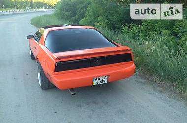 Купе Pontiac Firebird 1988 в 