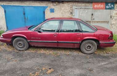 Седан Pontiac Grand Prix 1990 в Першотравенске