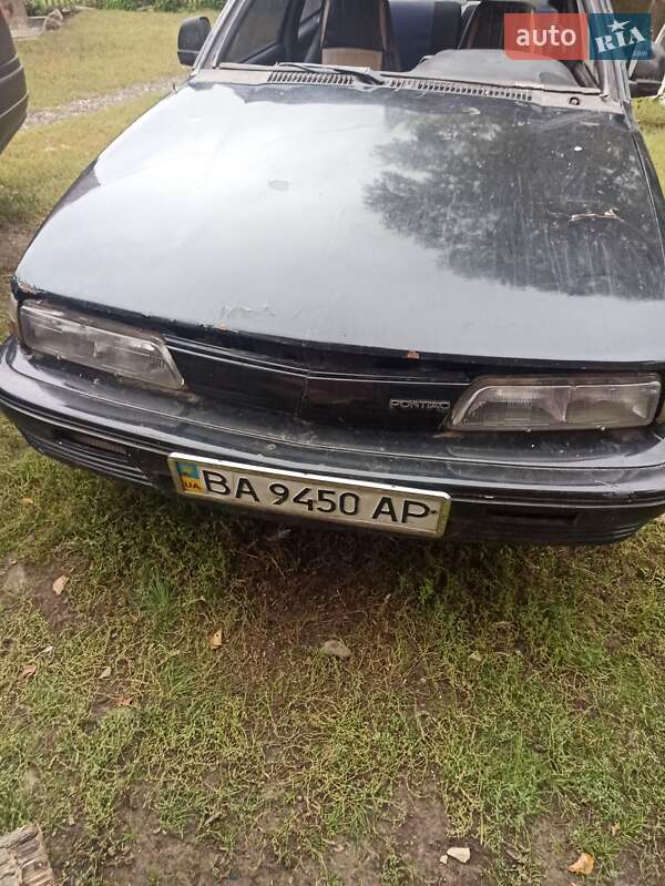 Купе Pontiac Sunbird 1990 в Надворной