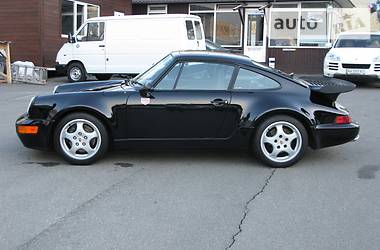 Купе Porsche 911 1991 в 