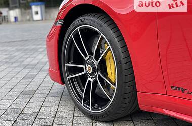 Купе Porsche 911 2021 в 