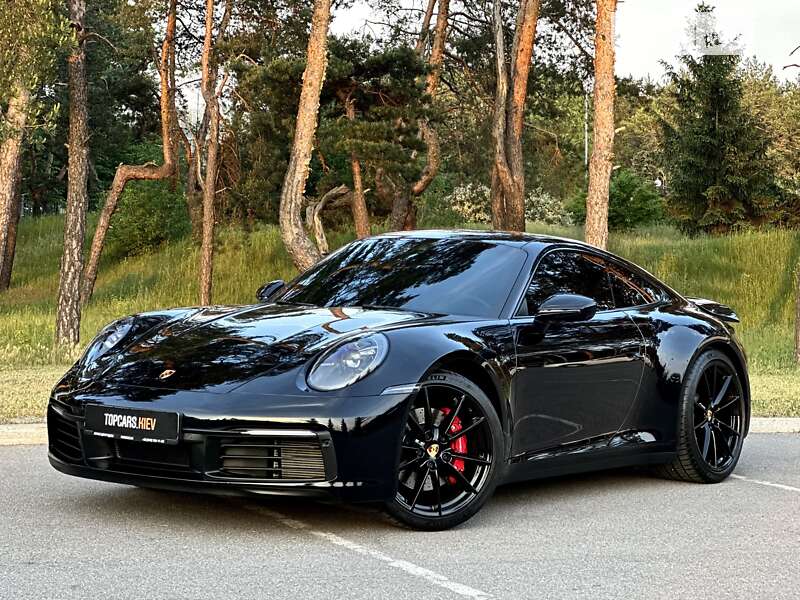 Купе Porsche 911 2021 в 