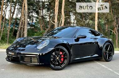 Купе Porsche 911 2021 в 