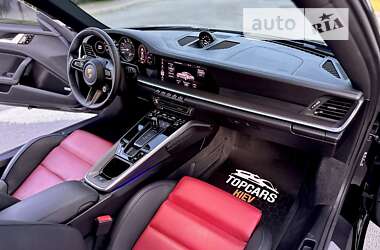 Купе Porsche 911 2021 в 
