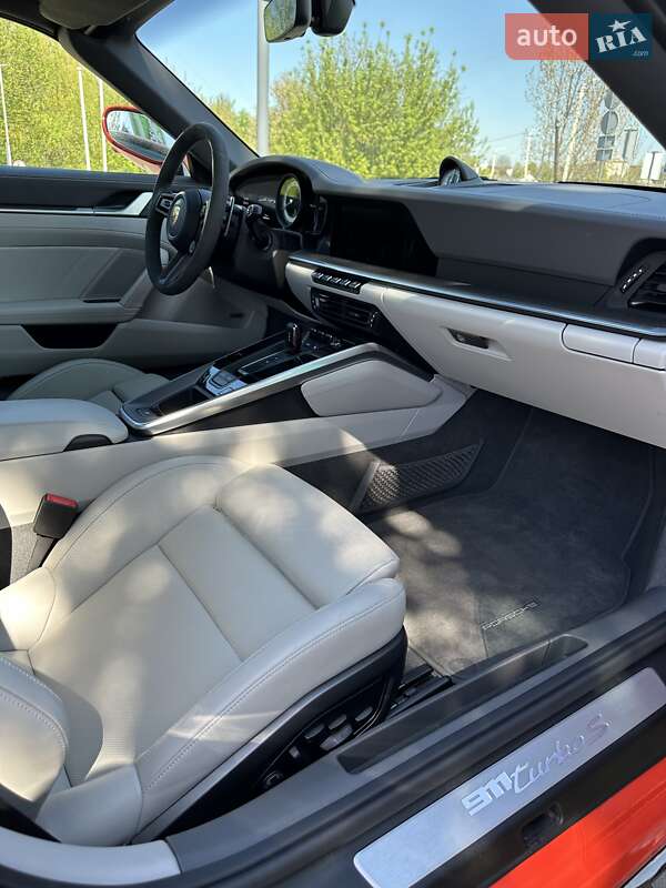 Кабріолет Porsche 911 2022 в Києві фото 75 Кабріолет Porsche 911 2022 в Києві