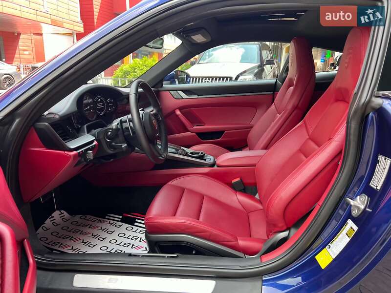 Купе Porsche 911 2022 в Львове