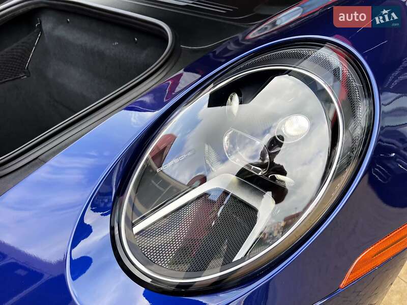 Купе Porsche 911 2022 в Львове