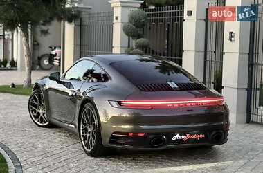 Купе Porsche 911 2019 в 