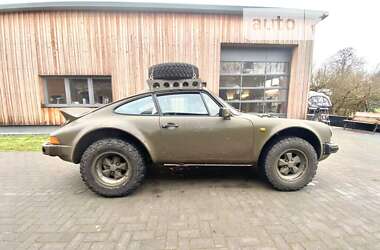 Купе Porsche 911 1983 в 