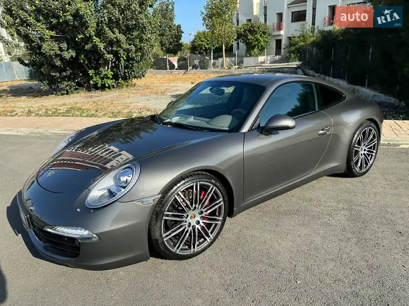 Купе Porsche 911 2013 в 