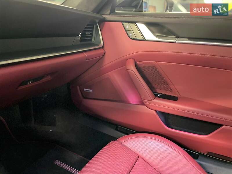 Купе Porsche 911 2022 в Киеве