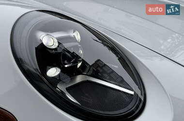 Купе Porsche 911 2020 в 