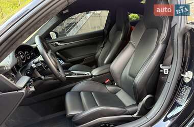 Купе Porsche 911 2020 в 