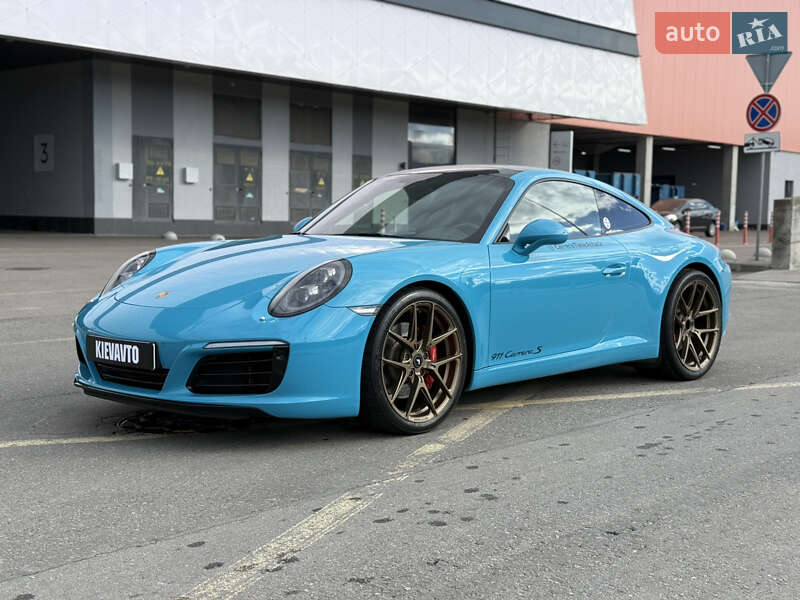 Купе Porsche 911 2016 в 