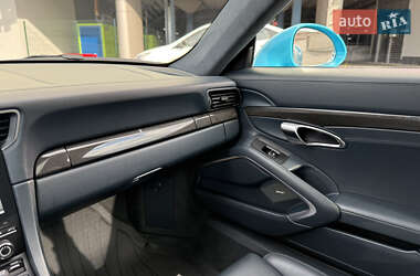 Купе Porsche 911 2016 в 