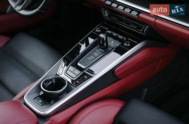 Купе Porsche 911 2023 в 