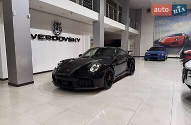 Купе Porsche 911 2025 в 