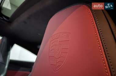 Купе Porsche 911 2025 в 