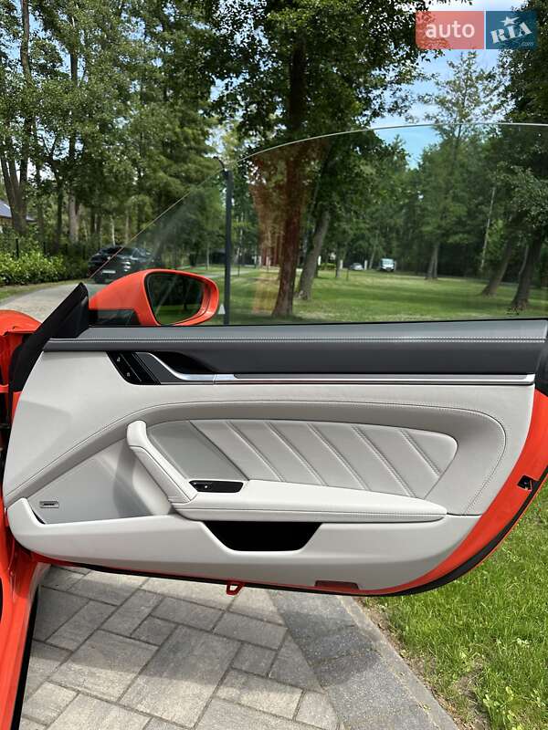 Кабріолет Porsche 911 2022 в Києві фото 22 Кабріолет Porsche 911 2022 в Києві