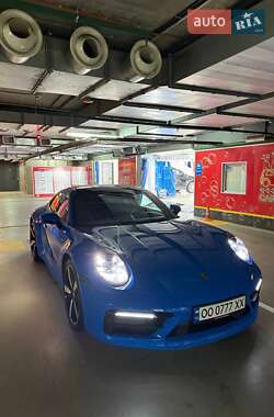 Купе Porsche 911 2021 в 