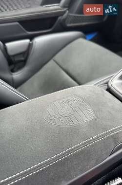 Купе Porsche 911 2024 в 