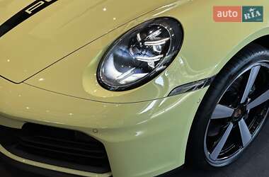 Купе Porsche 911 2024 в 