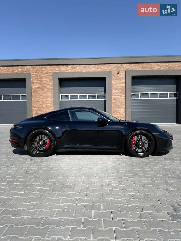 Купе Porsche 911 2022 в Черновцах