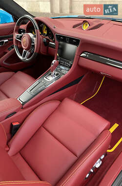 Купе Porsche 911 2016 в 