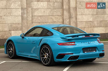Купе Porsche 911 2016 в 