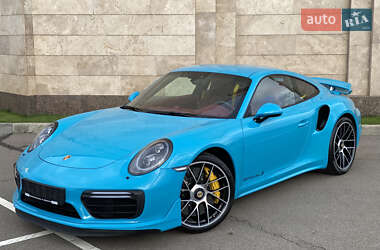 Купе Porsche 911 2016 в 