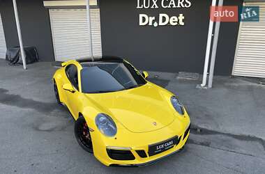Купе Porsche 911 2017 в 