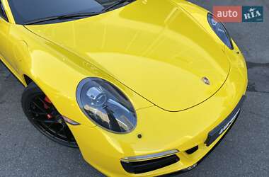 Купе Porsche 911 2017 в 