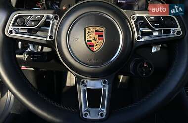 Купе Porsche 911 2017 в 