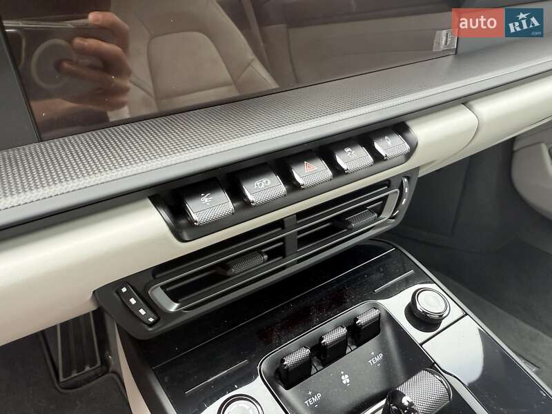 Купе Porsche 911 2023 в Львове