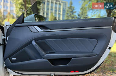 Кабриолет Porsche 911 2022 в 