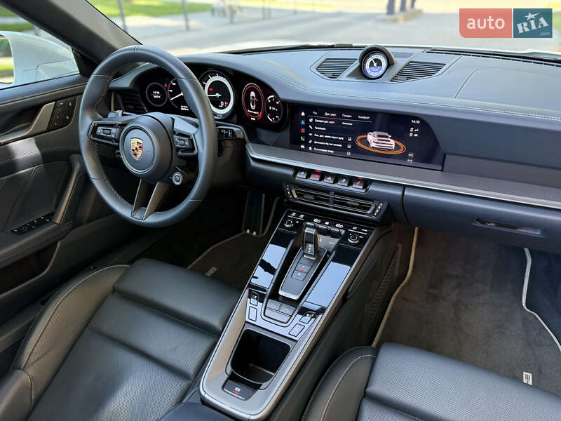 Кабриолет Porsche 911 2022 в Львове