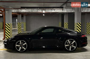 Купе Porsche 911 2023 в 