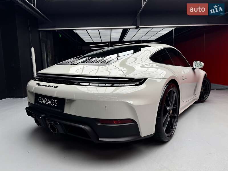 Купе Porsche 911 2025 в Києві фото 14 Купе Porsche 911 2025 в Києві