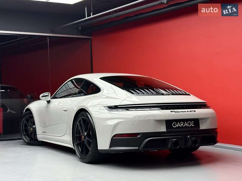 Купе Porsche 911 2025 в Києві фото 20 Купе Porsche 911 2025 в Києві