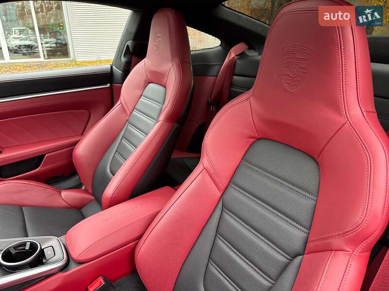 Купе Porsche 911 2024 в Києві фото 32 Купе Porsche 911 2024 в Києві