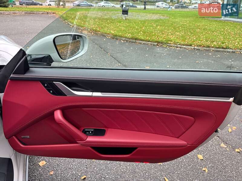 Купе Porsche 911 2024 в Києві фото 81 Купе Porsche 911 2024 в Києві