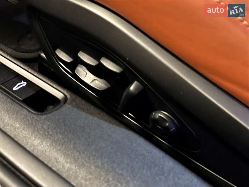 Купе Porsche 911 2025 в Киеве