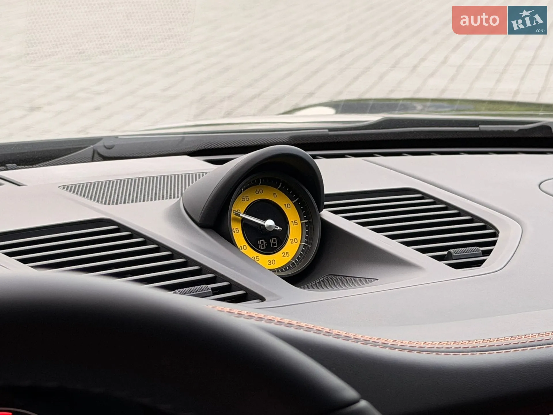 2025 Porsche 911 - мініатюра 32