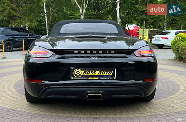 Родстер Porsche Boxster 2017 в 